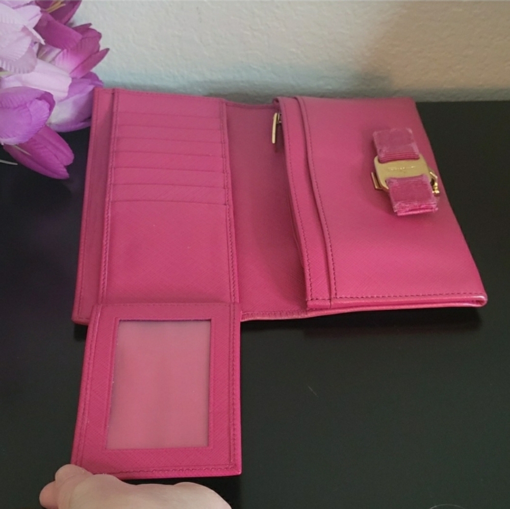Salvatore Ferragamo Vara Bow Pink Bifold Long Leather Wallet - Picture 9 of 13